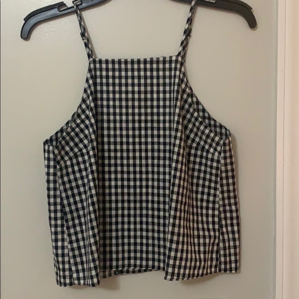 Cute gingham top!